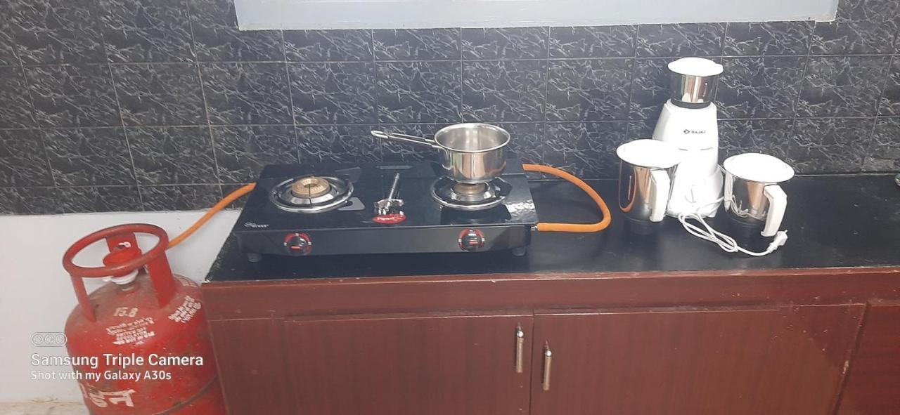 Madura Homestay - Gorgeous Home With 2Bhk 5 Minutes From Nh44 마두라이 외부 사진